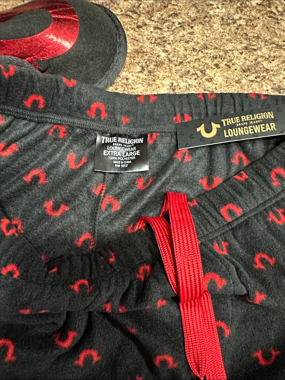 NWT True Religion Black and Red Logo Fleece Lounge Pants XL & Slippers 10/11 - Picture 4 of 4